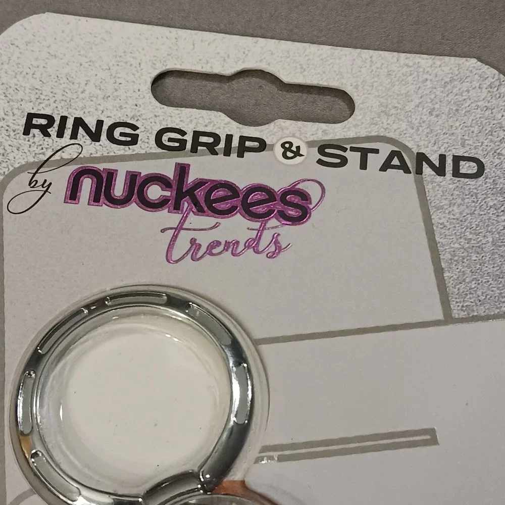 NWT! RING GRIP FOR CELLPHONES